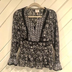 NWT Knox Rose Long Sleeve Flowy Floral Tunic